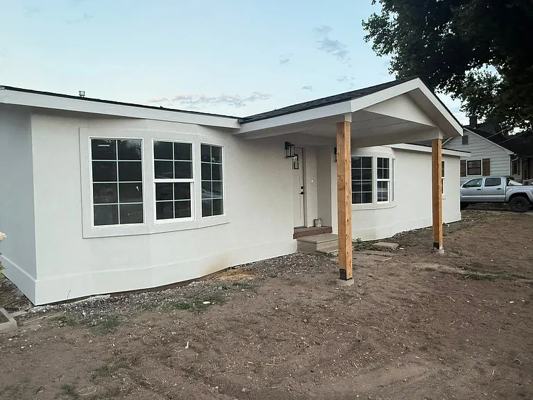 4619 S Montana Ave — Photo 9