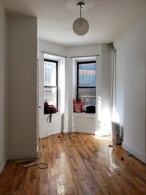 Rented by Signature Property Realty | media 33