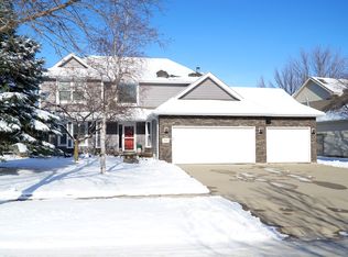 343 Bluestem Trl, Dakota Dunes, SD 57049