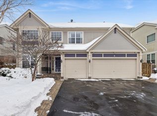 8 Litchfield Ct, Lake In The Hills, IL 60156