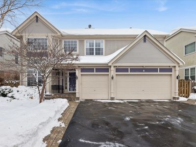 8 Litchfield Ct, Lake In The Hills, IL, 60156