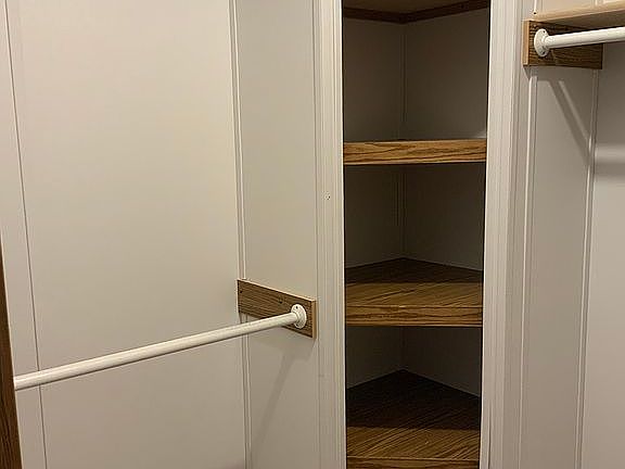 3rd image of 679 Brentwood Dr Unit 6