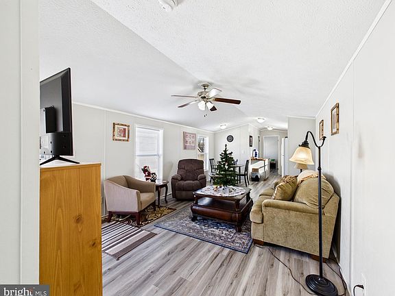 3rd image of 32295 Briarwood Ln
