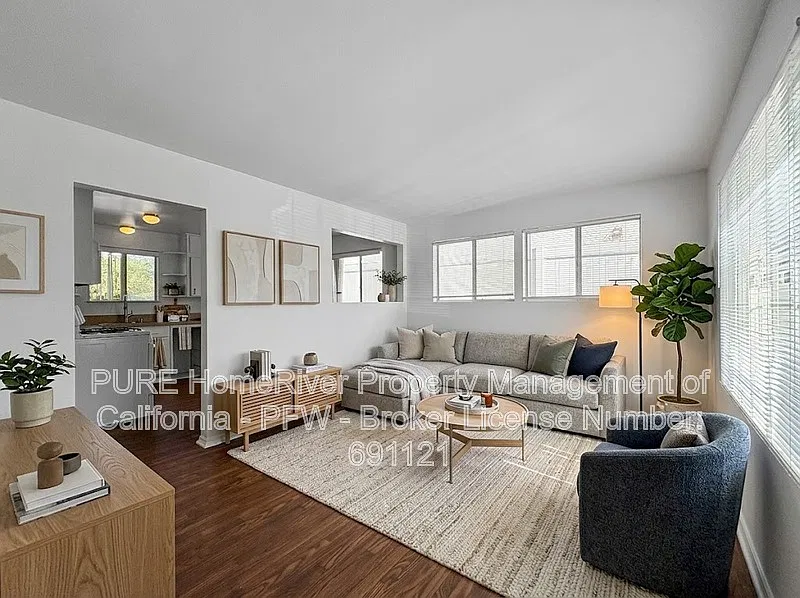 2 bed, 1.0 bath, 800 sqft, $3,395 — Photo 3