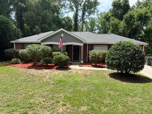 933 Splendor Rd