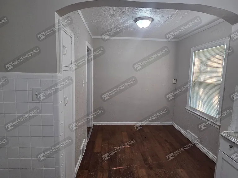 19335 Hoover St — Photo 7