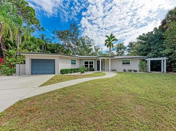 2132 Hyde Park Cir, Sarasota, FL 34239
