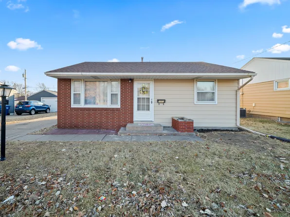 2003 N Fairmount St, Davenport, IA 52804