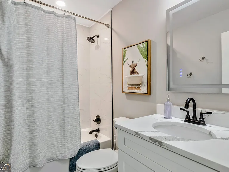 8008 Clearview Cir — Photo 25