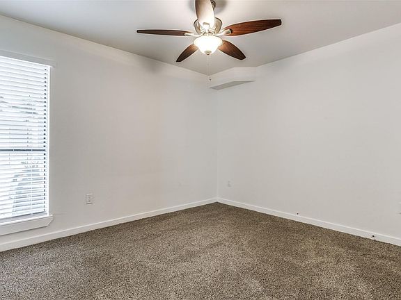 5th image of 2106 Bennett Ave #111
