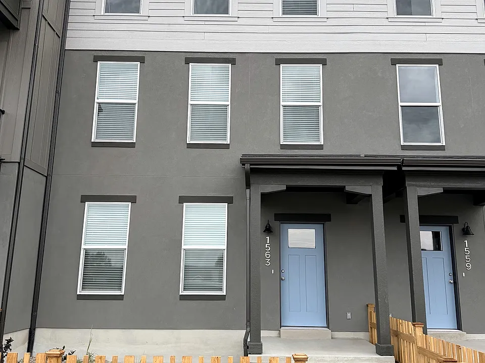 1563 N 1875 W