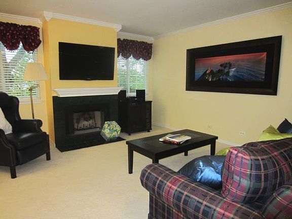 3rd image of 484 E Fawn Ln