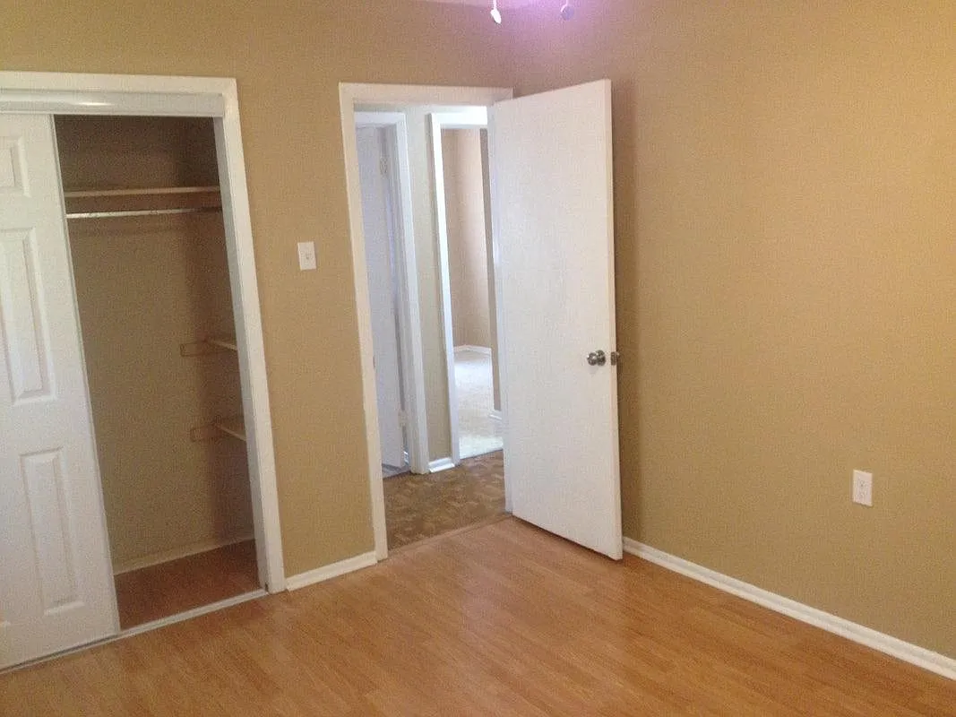 3 bed, 980 sqft, $1,650 — Photo 3