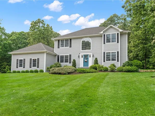 27 Linden Ct, North Kingstown, RI 02852