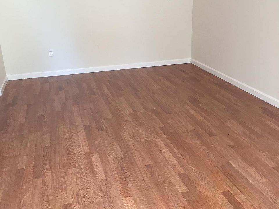 2nd image of 423 S Crescent Dr