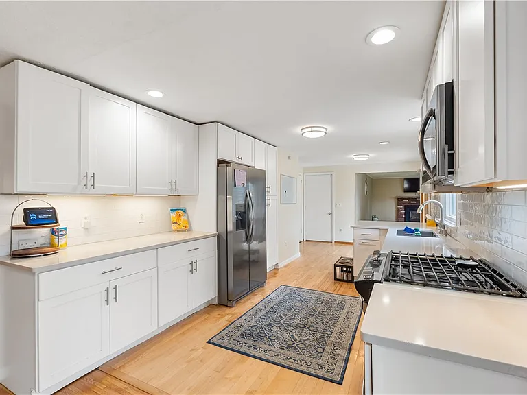 20 Paddington Dr — Photo 27