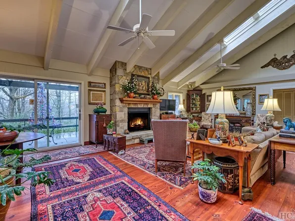 520 Stillmont Circle, Cashiers, NC 28717
