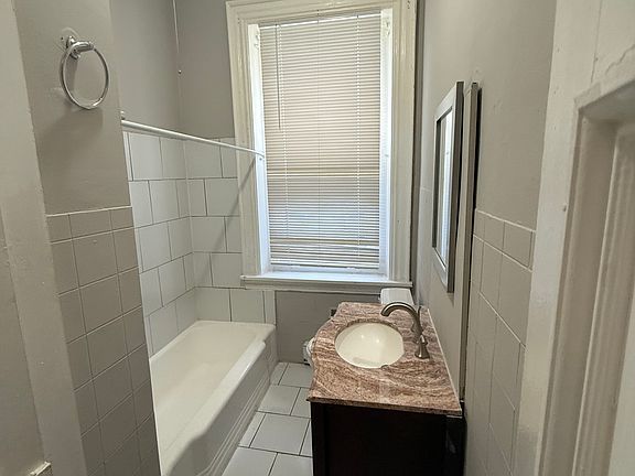 5th image of 740 2nd St APT 2