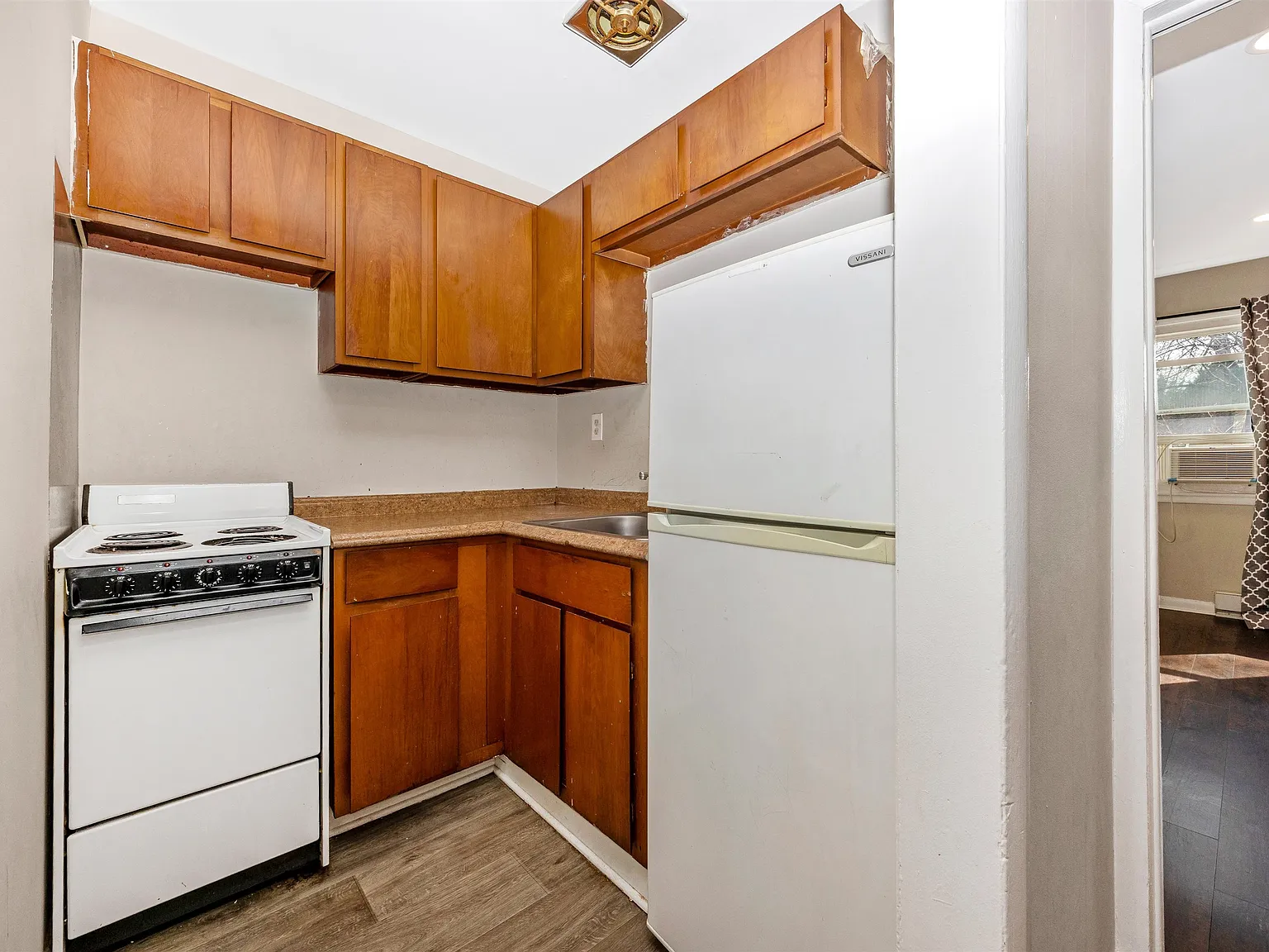 1 bed, 1300 sqft, $1,300 — Photo 4