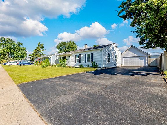 2nd image of 4 Arlington Dr