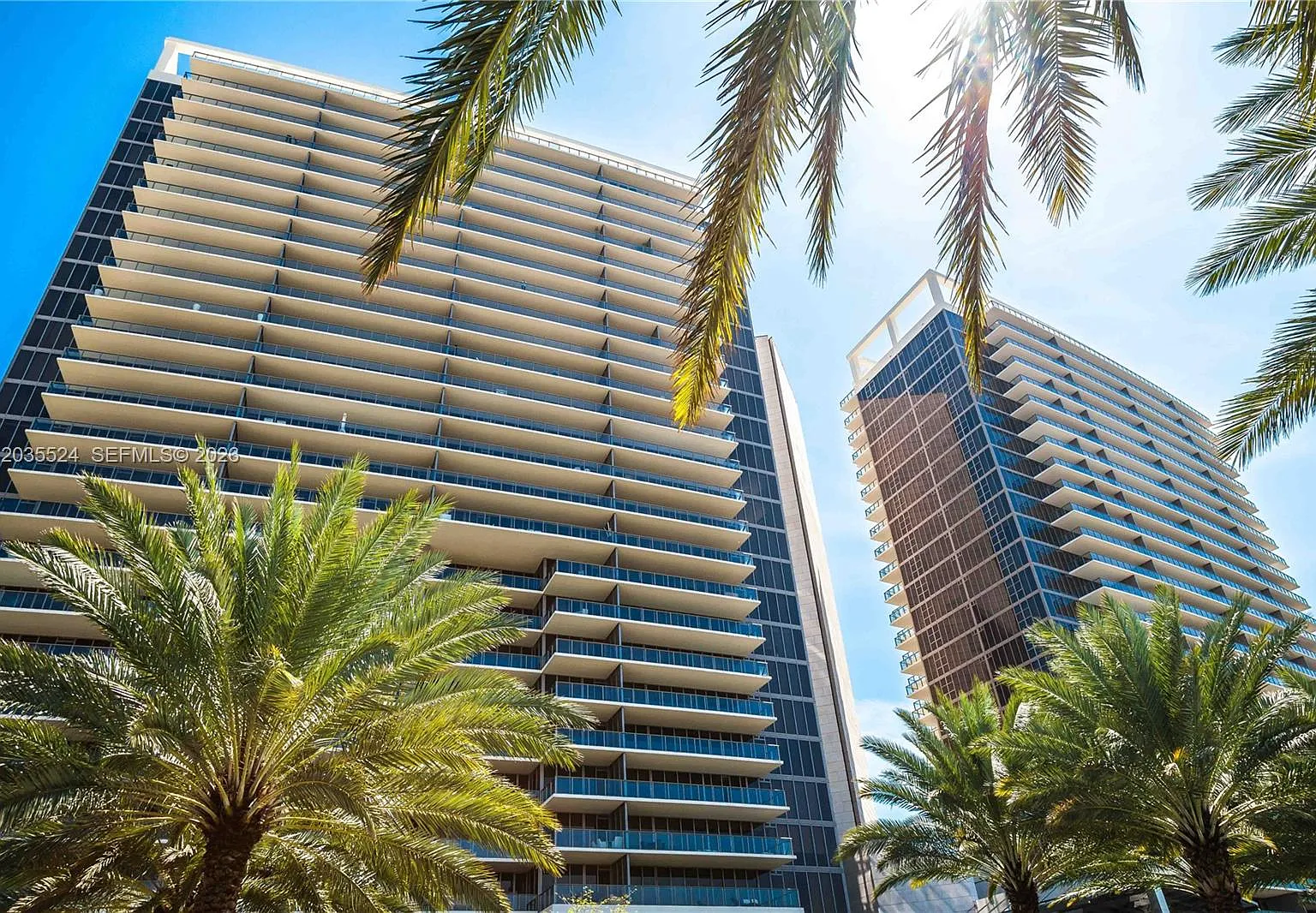 Bal Harbour Center Condo — Photo 1