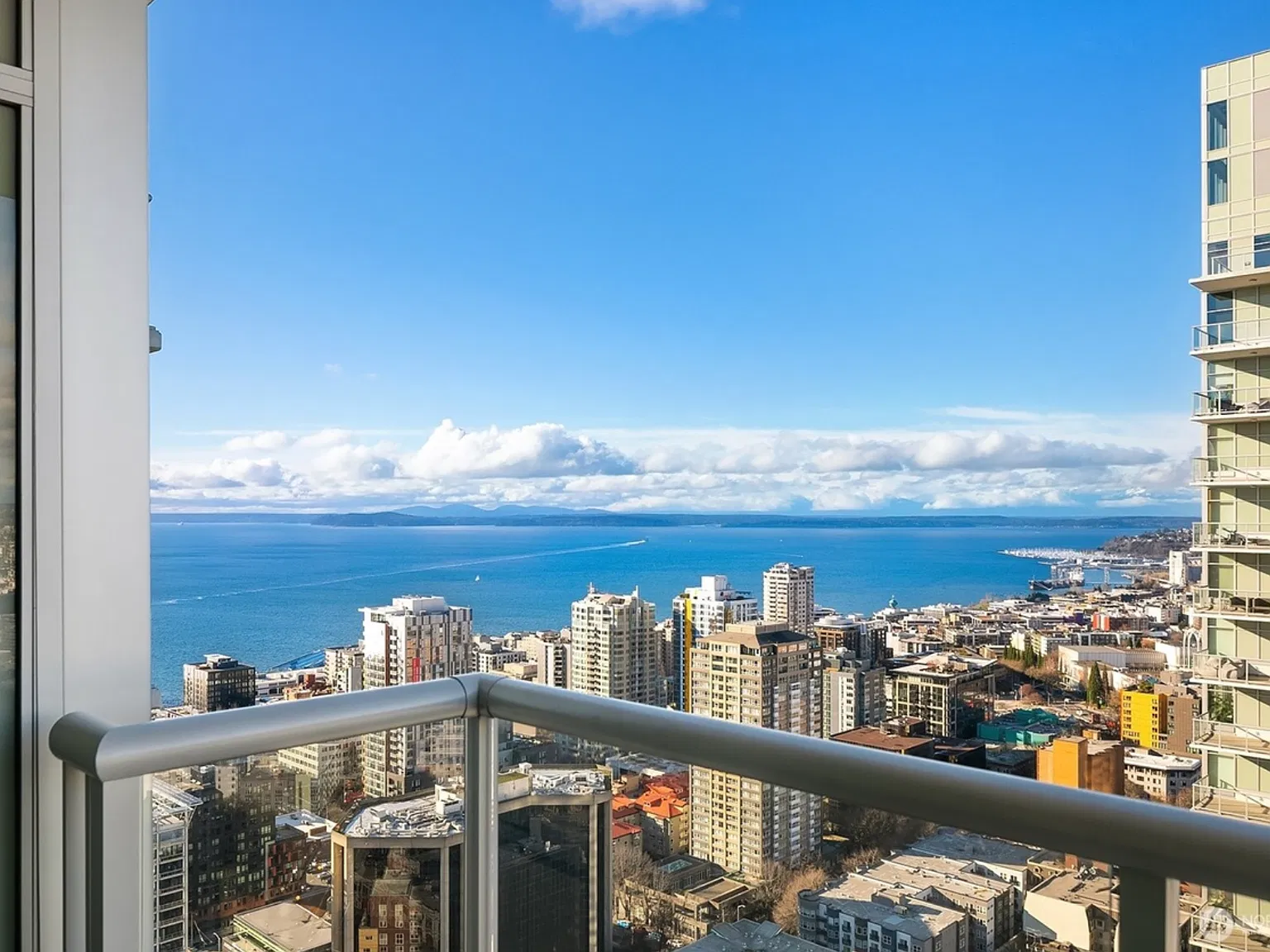 2 bed, 1006 sqft, $4,800 — Photo 3