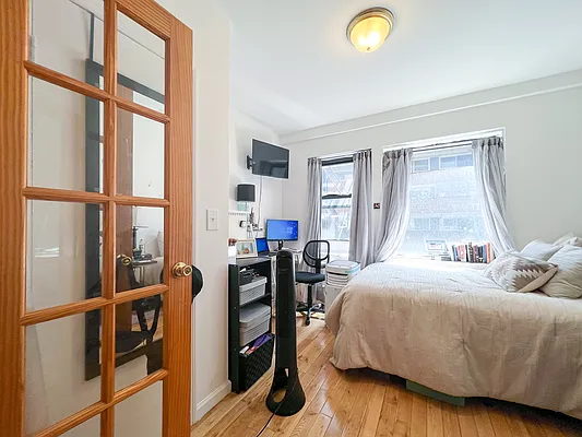 Rented by Compass | media 25