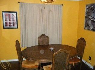 5 Maywood Ave, Pleasant Ridge, MI 48069