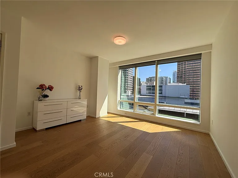 877 Francisco #517 — Photo 6