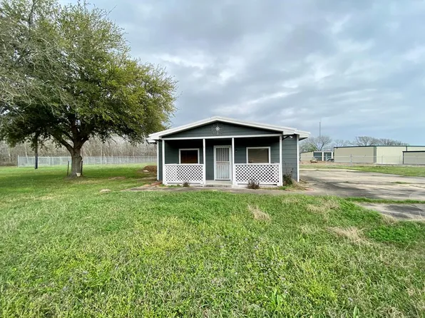 1409 Adams Rd, Bay City, TX 77414