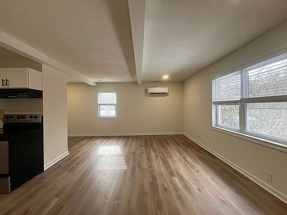 5th image of 2 Easy St