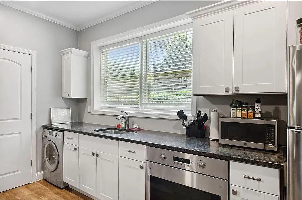 Studio, 600 sqft, $1,500 — Photo 1
