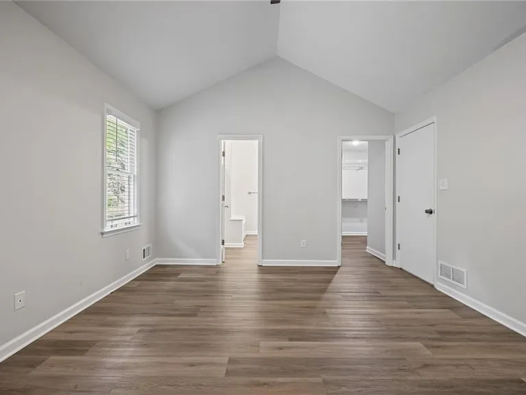 410 Hickory Walk — Photo 14