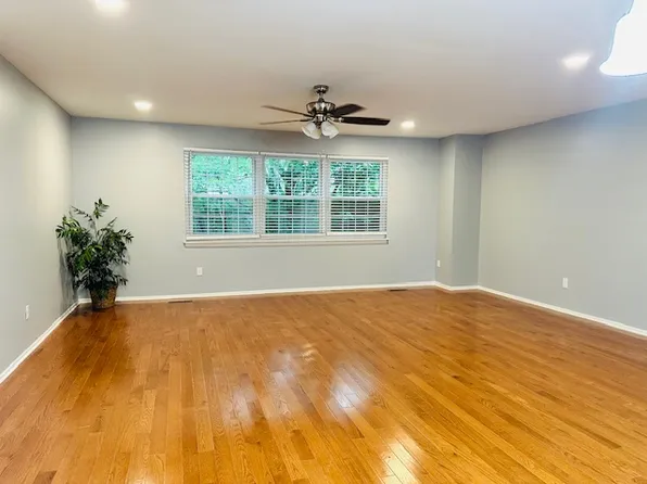 20 Bardeen Ct, Baltimore, MD 21204