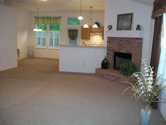 5th image of 200 Ray Creek Dr