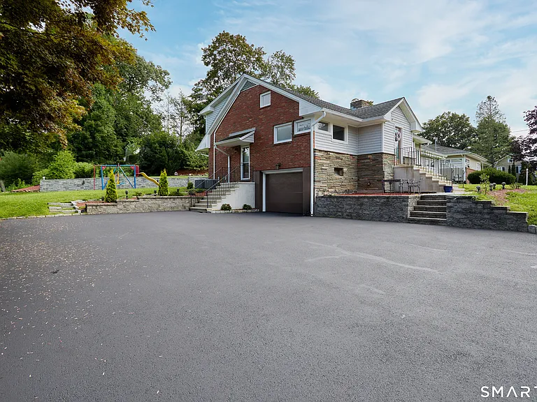 1374 Huntington Tpke — Photo 37