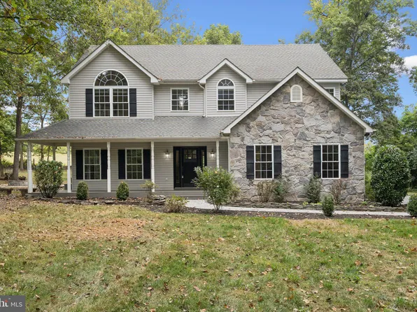 360 Clearview Dr, Clear Brook, VA 22624