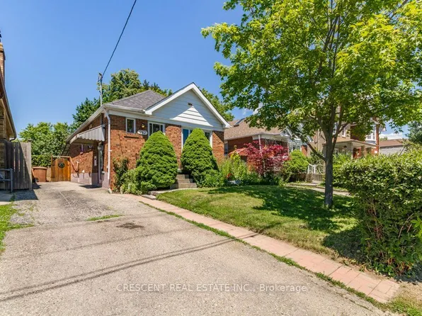 982 Briar Hill Ave, Toronto, ON M6B 1M3