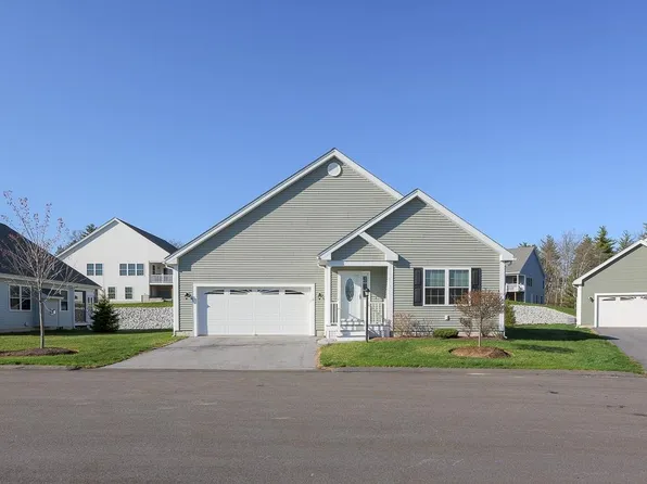 12 Mulberry Lane, Hooksett, NH 03106