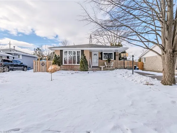 18 Linden Ave, Brantford, ON N3S 7E2