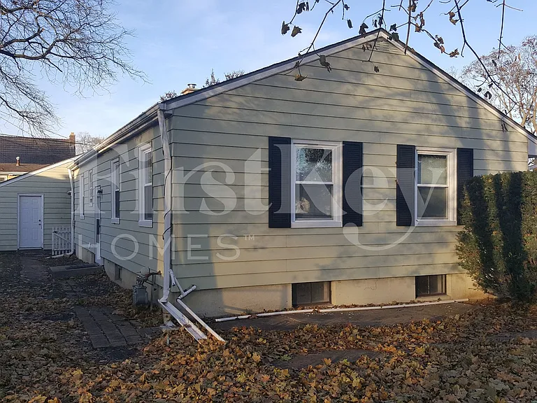 630 Crest St — Photo 13