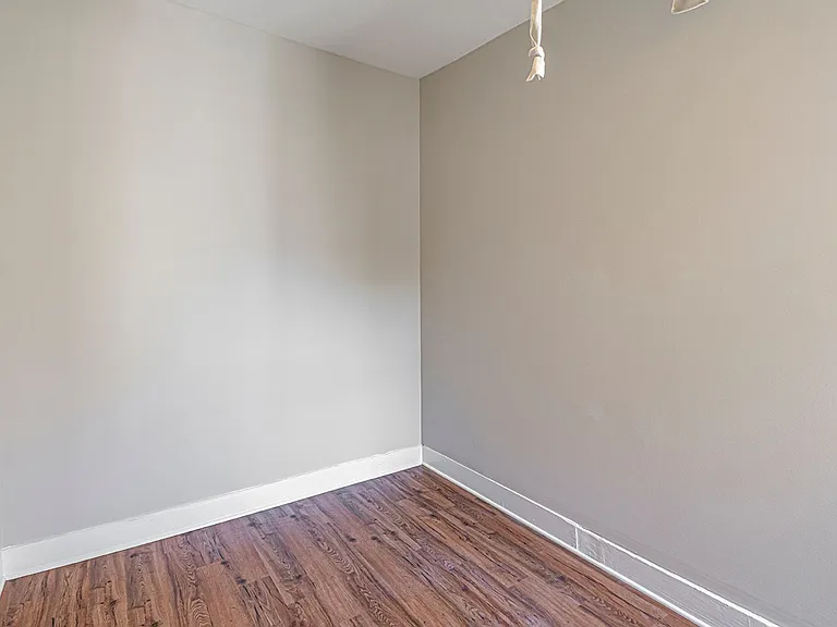 615 S Lecount St — Photo 17