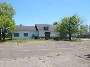606 Silverado Dr, Wilmington, OH 45177