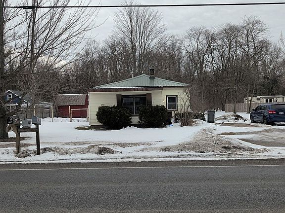 4th image of 2474 Evanston Ave