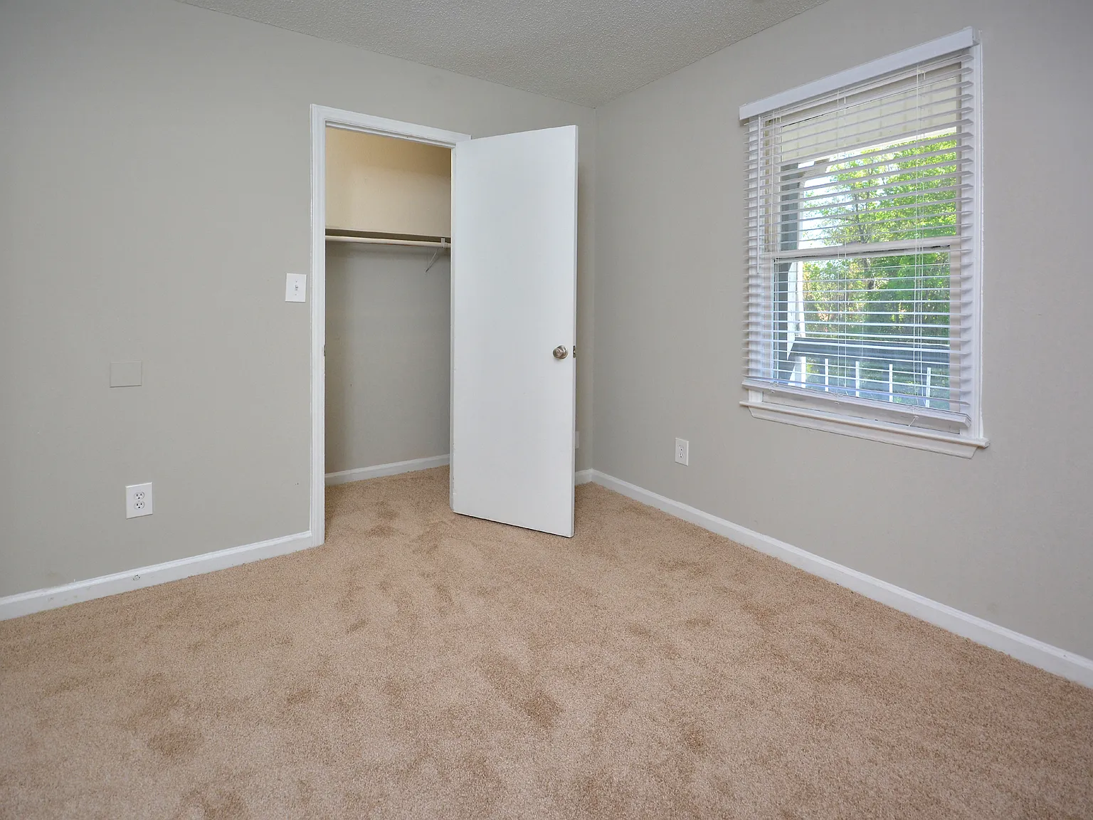 2 bed, 816 sqft, $1,075 — Photo 4