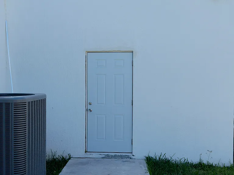 10925 SW 218th Ter — Photo 11