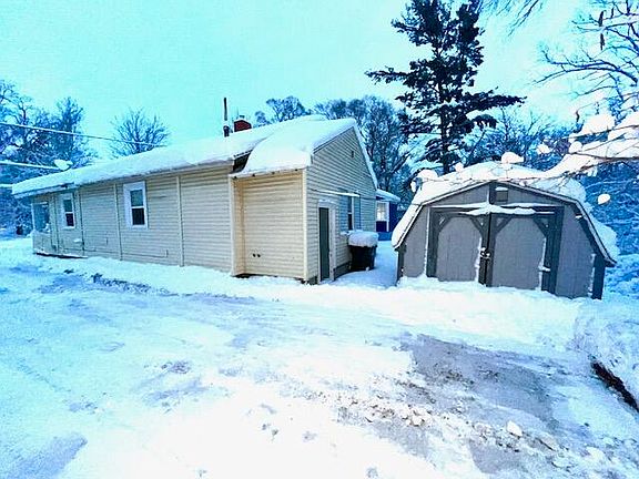 4th image of 713 Marcoux Ave
