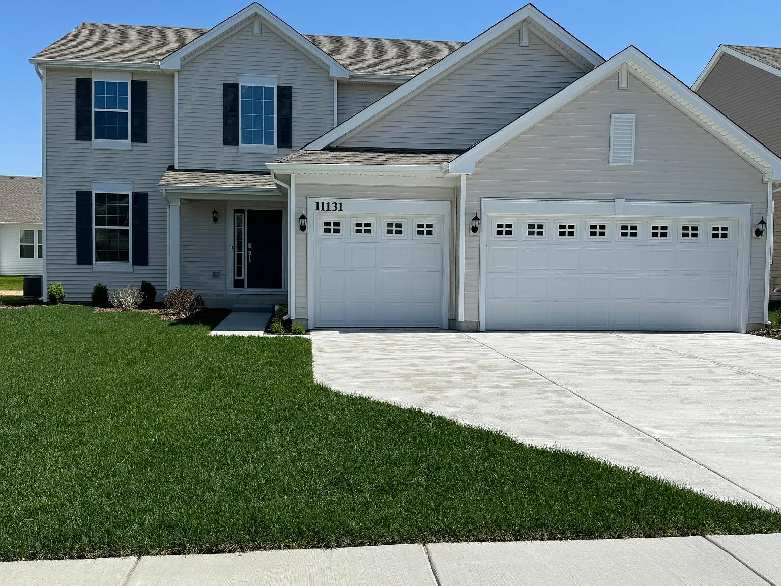 3 bed, 2.5 bath, 2282 sqft, $3,400 — Photo 1