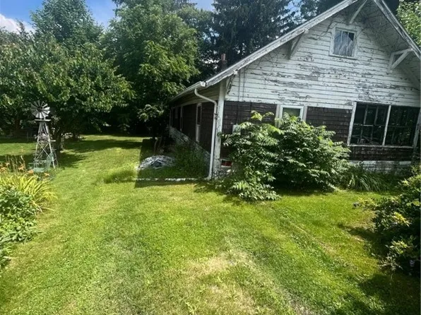 80 Summit Dr, Indianola, PA 15051