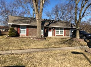 1301 E Kennedy Dr, Streamwood, IL 60107